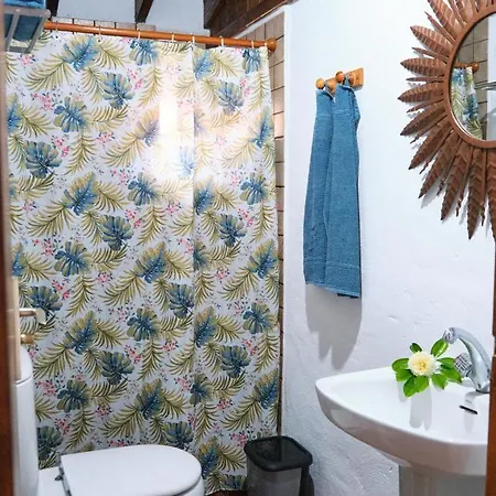 Felipe Luis Σαλέ